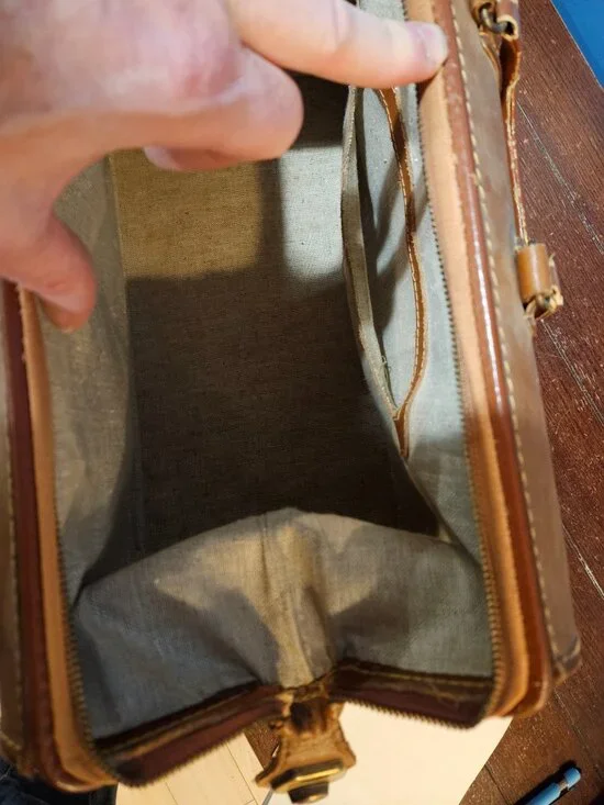 Vintage Case - Picture 7 of 9